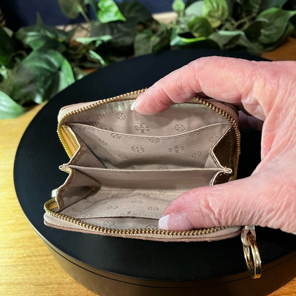 Tory Burch Rose Gold Quilted Wallet - Picture 3 of 5